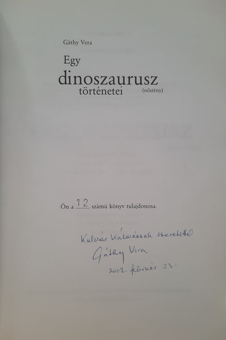 Egy dinoszaurusz (nőstény) történetei