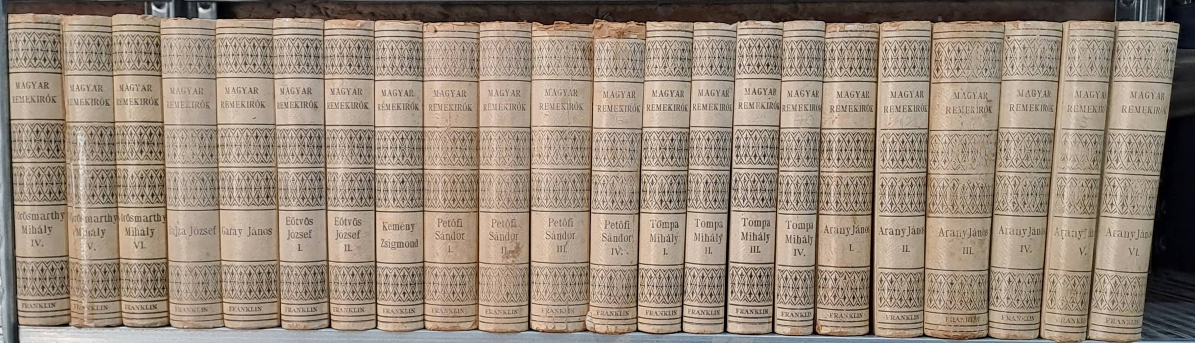 Magyar Remekírók I-LV.