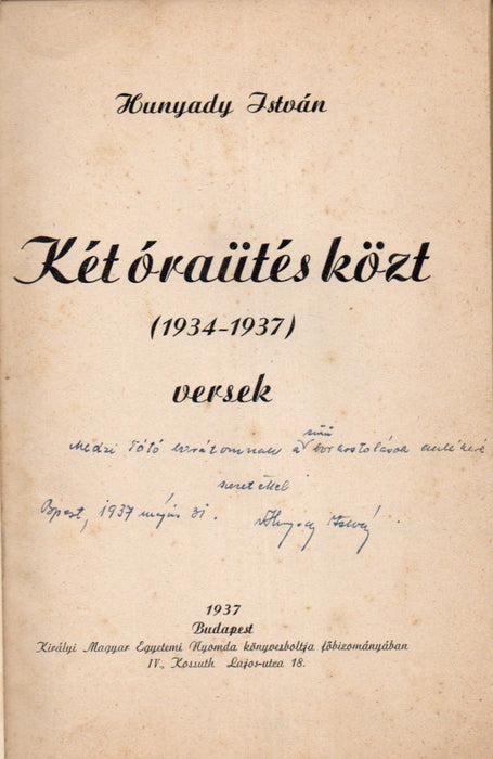 Két óraütés közt