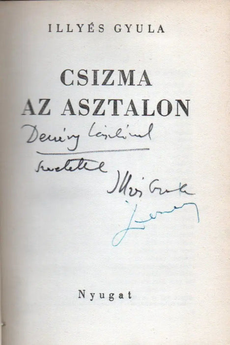 Csizma az asztalon - Oskola Antikvárium