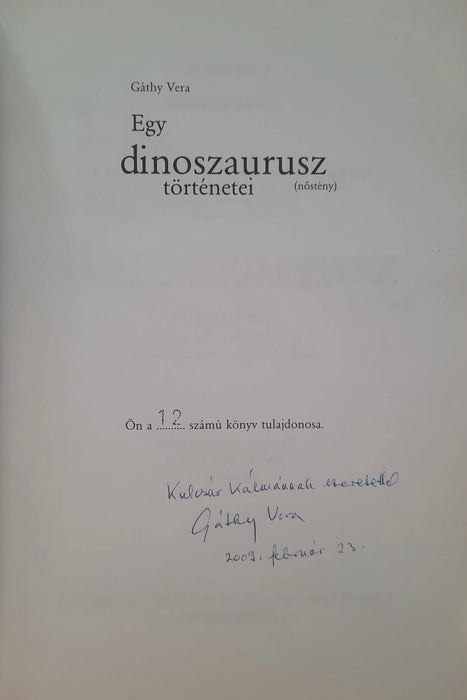 Egy dinoszaurusz (nőstény) történetei - Oskola Antikvárium