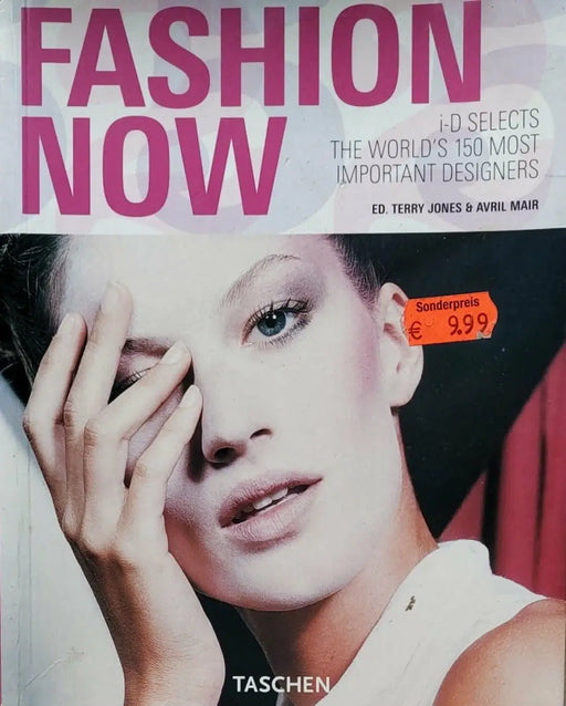 Fashion Now - Oskola Antikvárium
