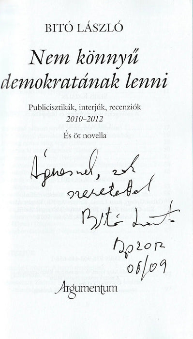 Nem könnyű demokratának lenni - Oskola Antikvárium