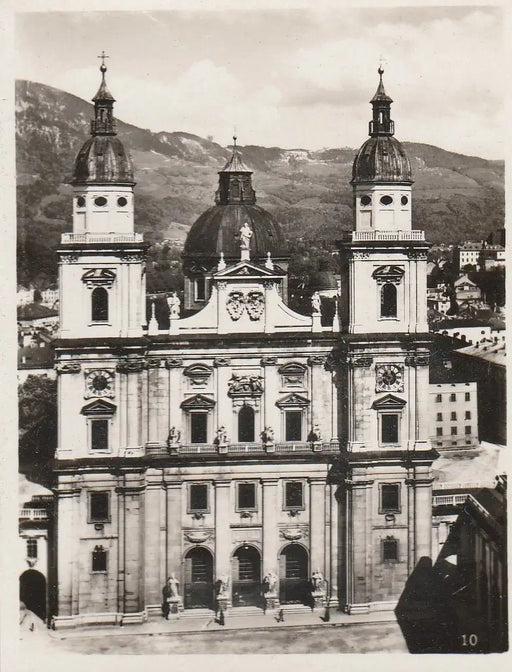 Salzburg - Oskola Antikvárium