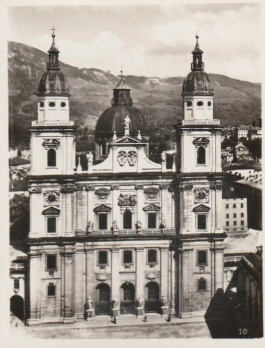 Salzburg - Oskola Antikvárium
